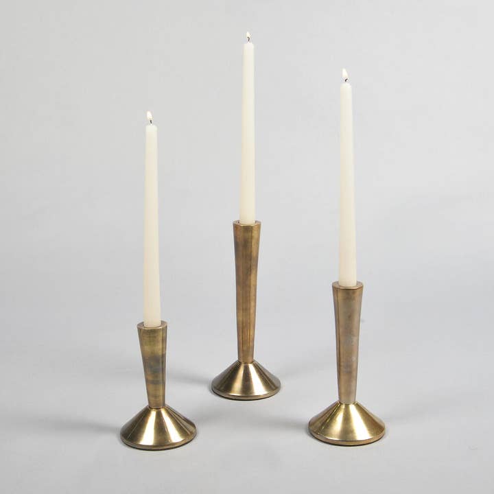 Bougeoirs en aluminium laqué (lot de 3) pour la vente par IndieRoots