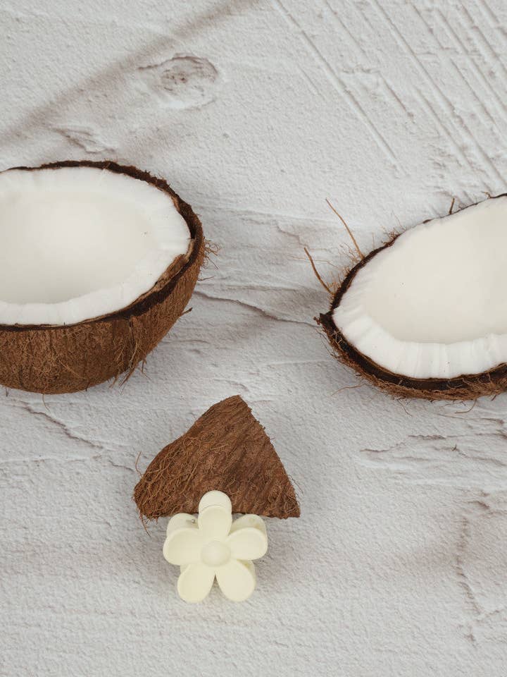 Claw Clip - Kleine bloem - Ivoor voor wholesale door Nakoa The Label