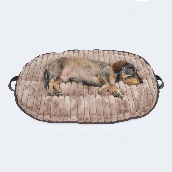 ​​Leopold's Finest for dogs - Wholesale Pet Bed - Dog - Dog Pillow CosyCloud brown1