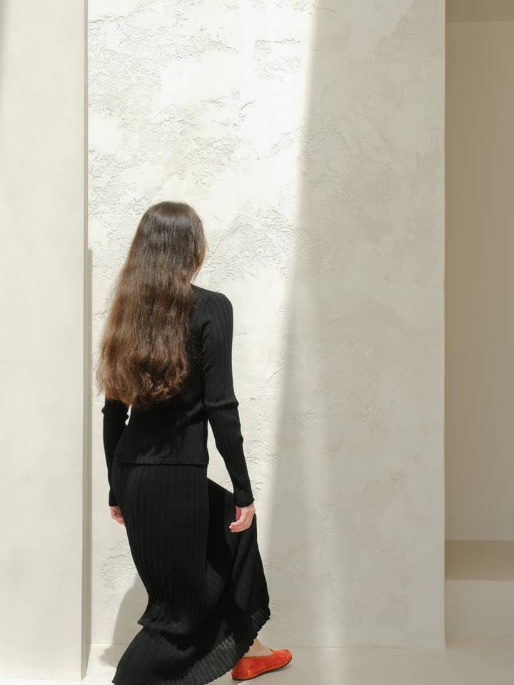 Lèmme - Wholesale Cardigan - Women's - Extra Fine Merino Wool V Neck Cardigan12