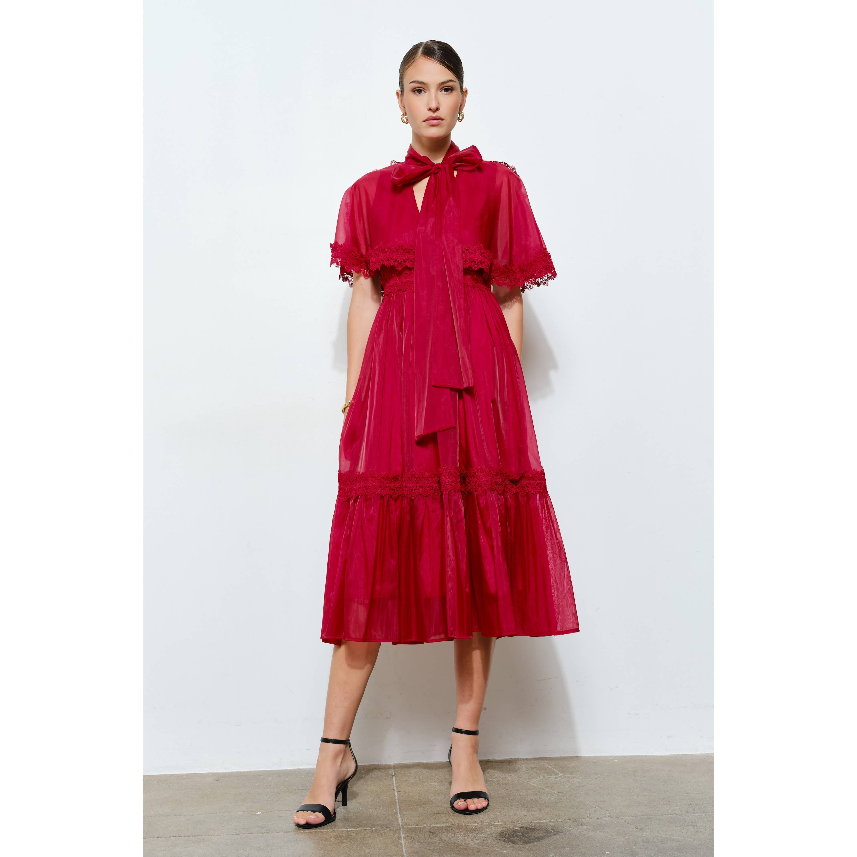 INA – wholesale Klänning - Dam – Fluga Cape-Stil Volang Spets Organza Klänning7