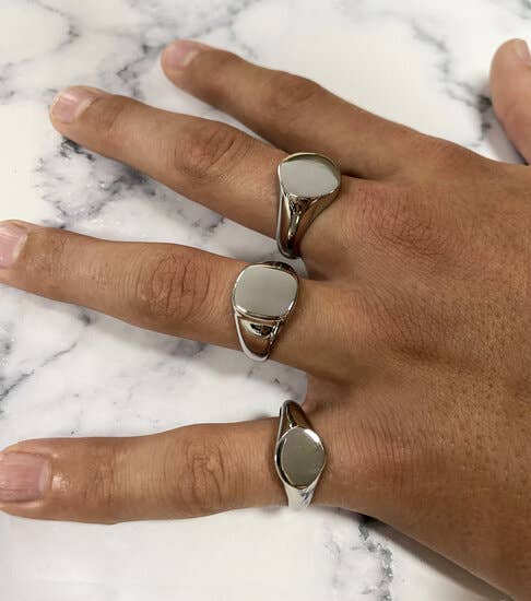 Charmin's Ringen - Vente Chevalières - Bague chevalière ovale large pour homme Charmin's Ringen en acier R9703