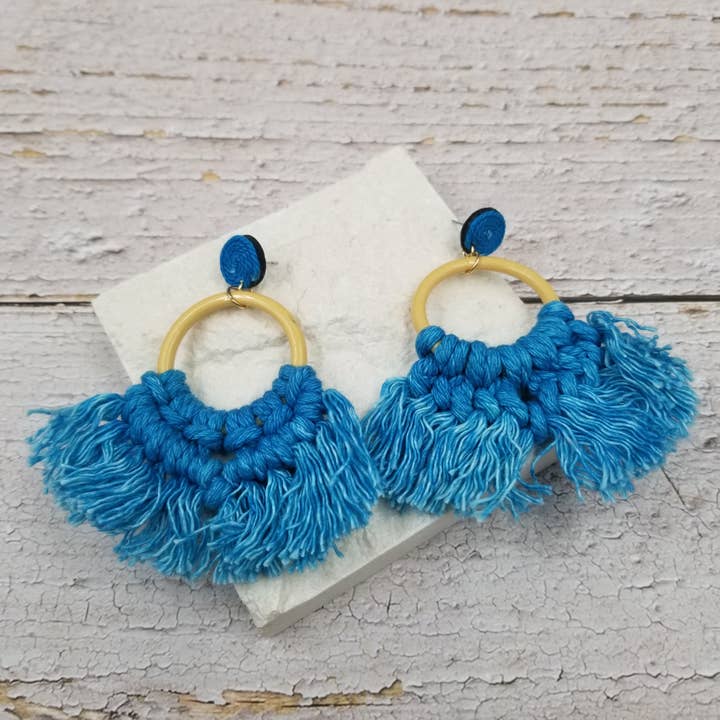 Treasure Wholesale - Wholesale Dangle Earrings - Woven Tassel Macrame Earrings In 2 Colors3