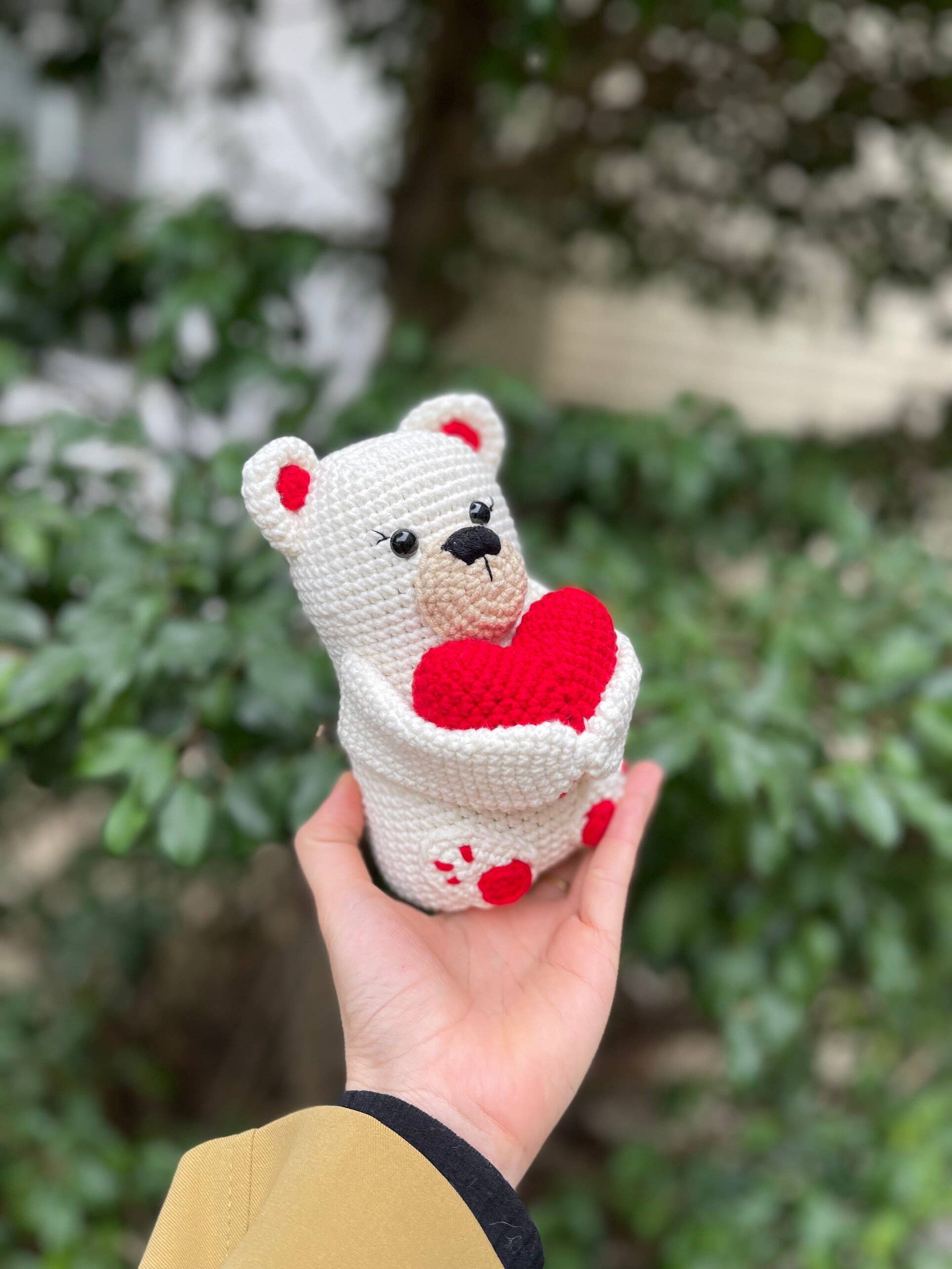 TOMOPOD LLC - Wholesale Stuffed/plush toy – Kids & baby - Valentine Bear Crochet, Crochet Valentine Gift, Cute Gift1