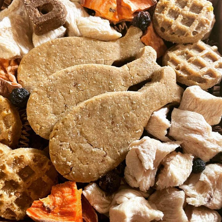 Bucho's Barkery - Wholesale Pet Treats - Dog - Chicken & Waffles
