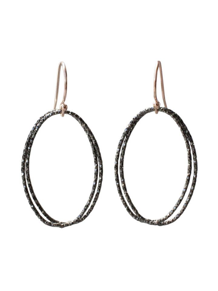 Link-oorbellen in geoxideerd zilver voor wholesale door Rebecca Scott Jewelry