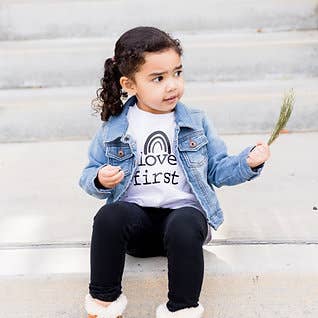 Prima l'amore per la vendita all'ingrosso da parte di Little Buggies Apparel