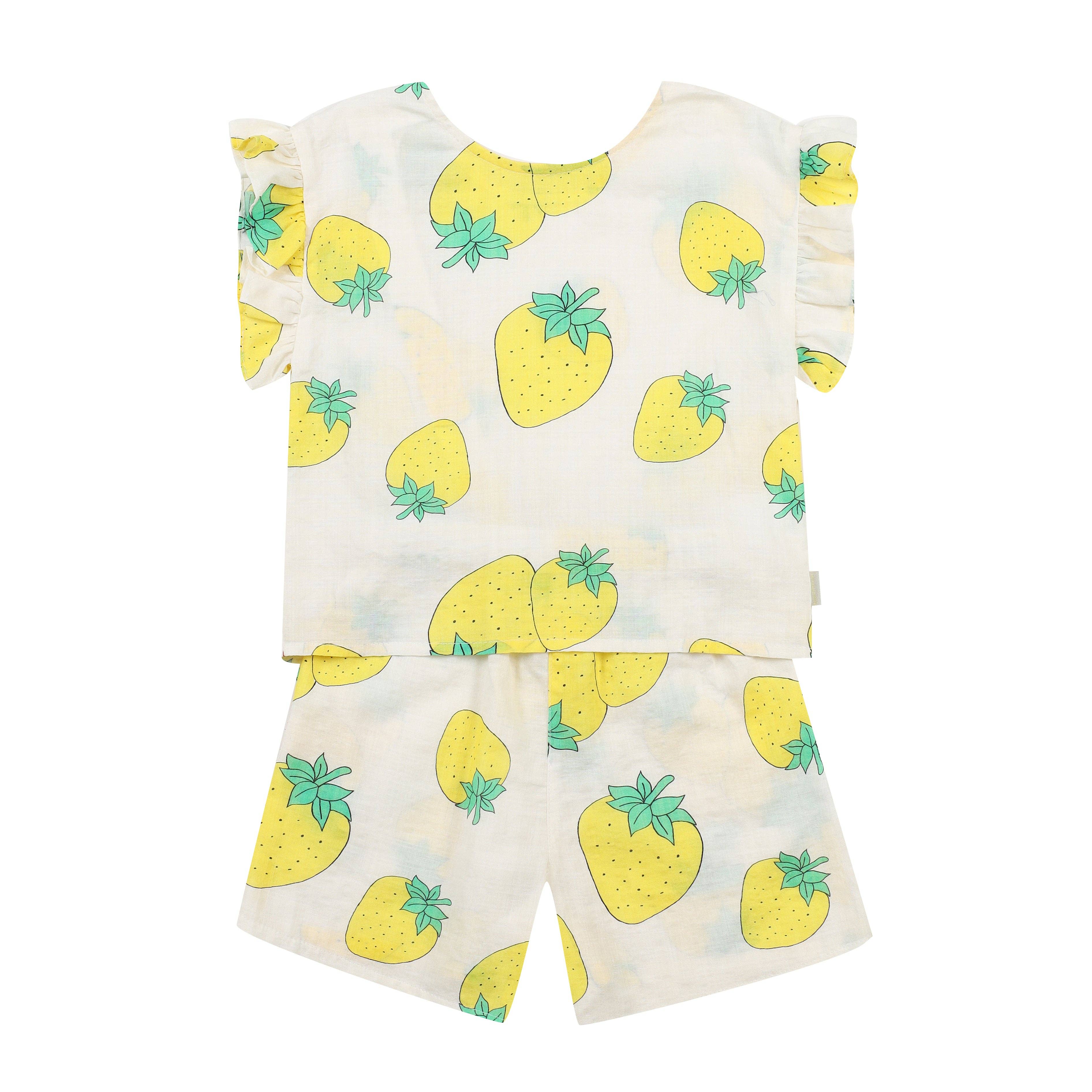 ToTo Heros - Wholesale Top & Short Set - Kids - Strawberry Graphic Print Angel Sleeve Top & Shorts Set7