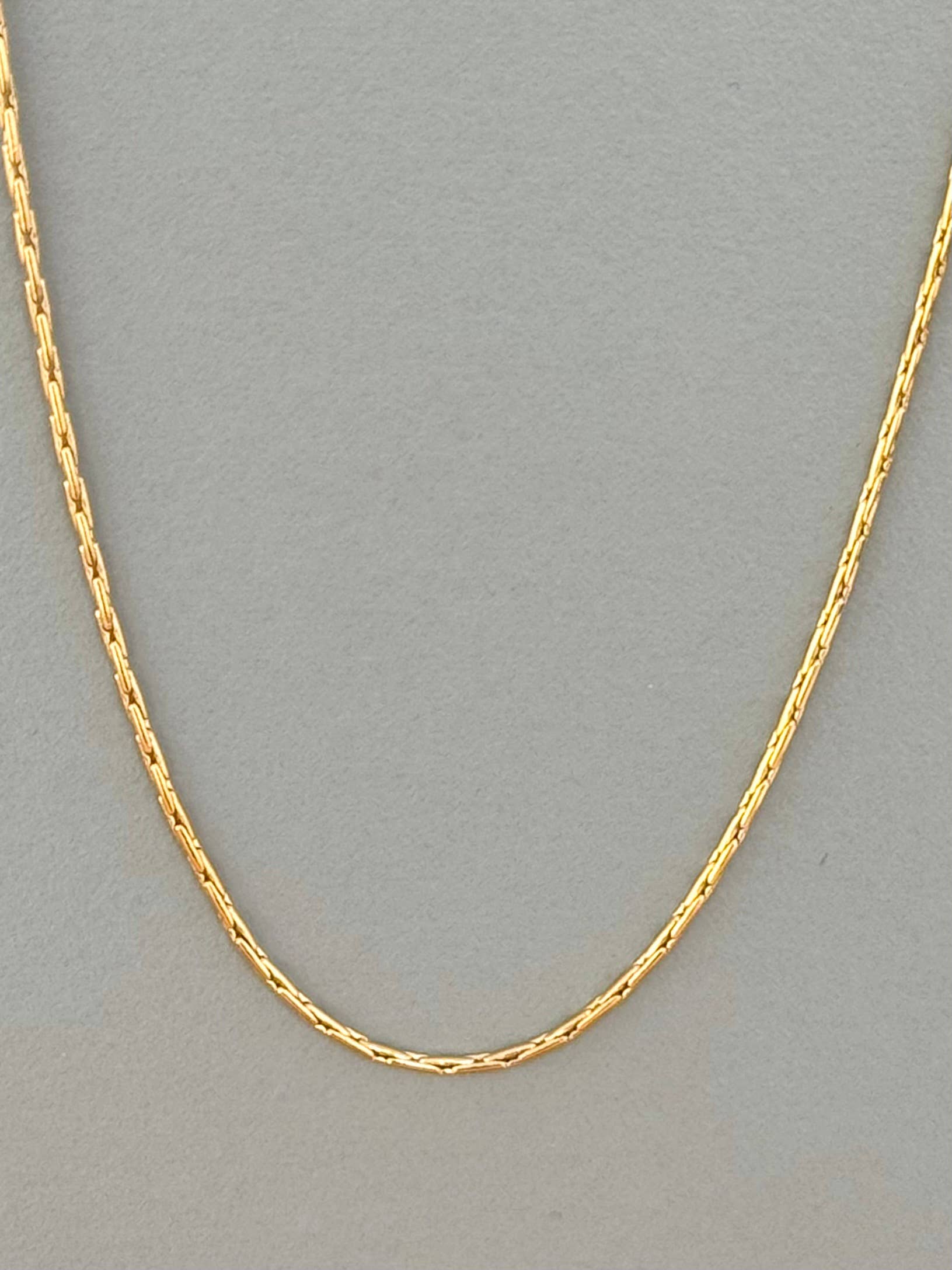 Cassette Barcelona - Vendita all'ingrosso Collane a catena e maglie - Collana a catena minimal Toro1