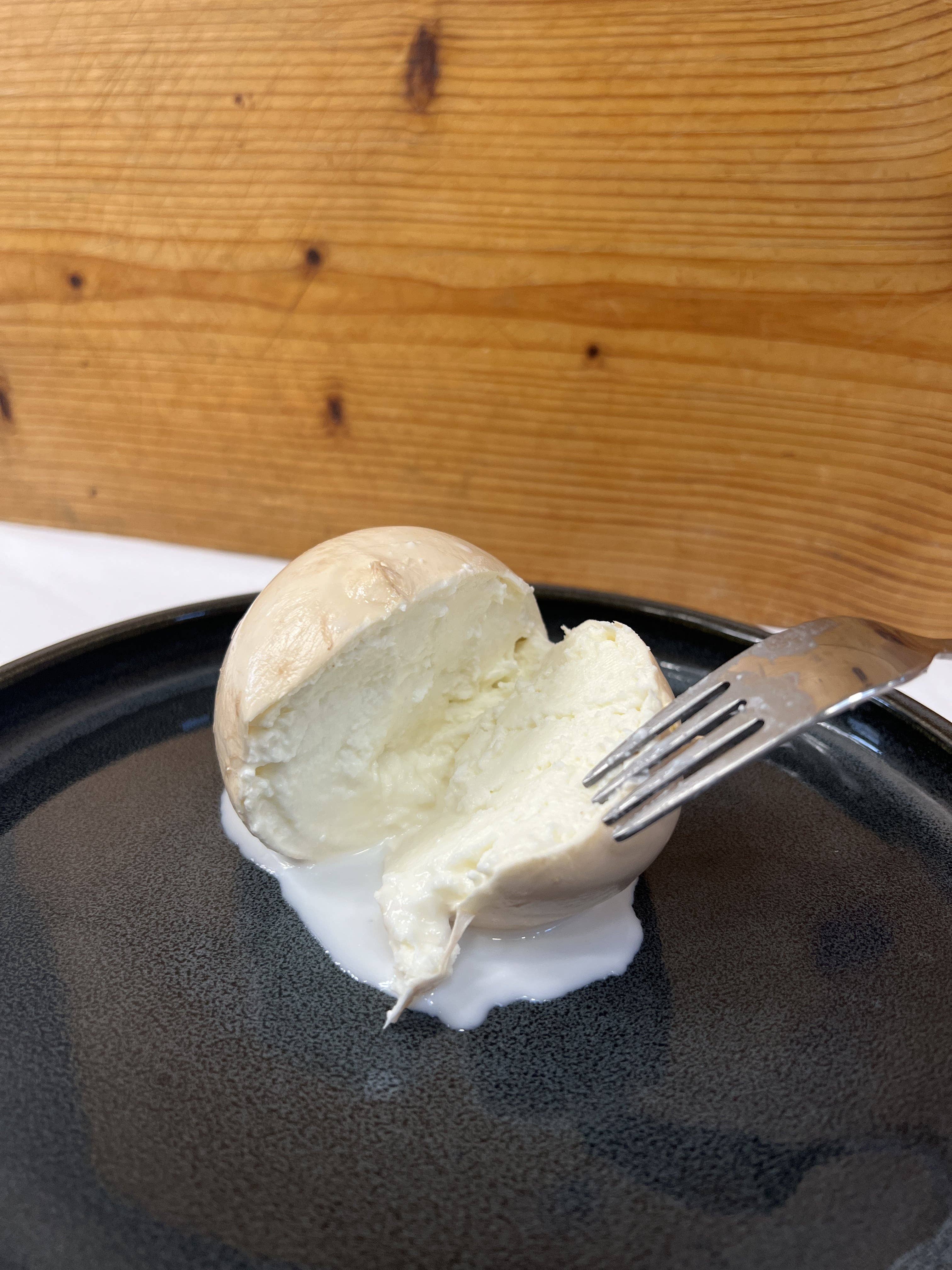 OLIO DI SERRA - Wholesale Kaas - Gerookte buffelmozzarella uit Apulië (3kg)1