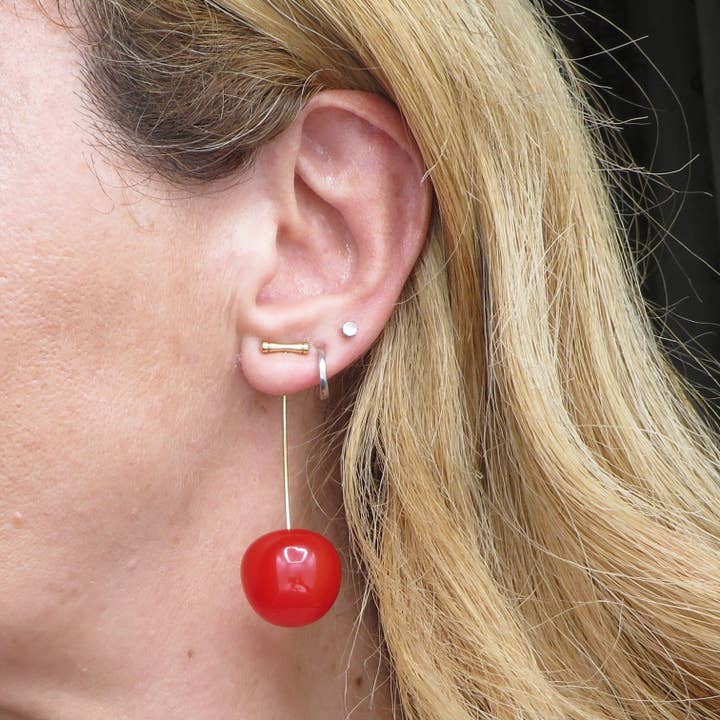 ROSSO base ORO CILIEGIA RED ~ Orecchini pendenti Ciliegie in ACCIAIO INOSSIDABILE for wholesale on Faire