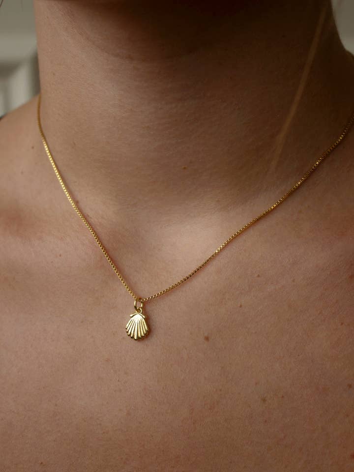 Coquille halsketting voor wholesale door Christine Elizabeth Jewelry