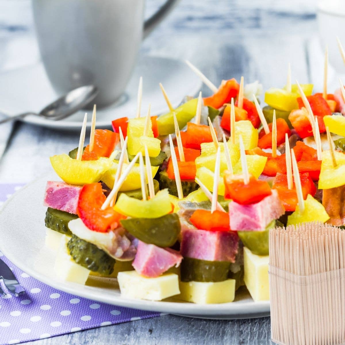 Zenker - Vendita all'ingrosso Stuzzicadenti - Set di 2 barilotti da 300 stuzzicadenti in legno con coperchio Fackelmann Wood Edition1