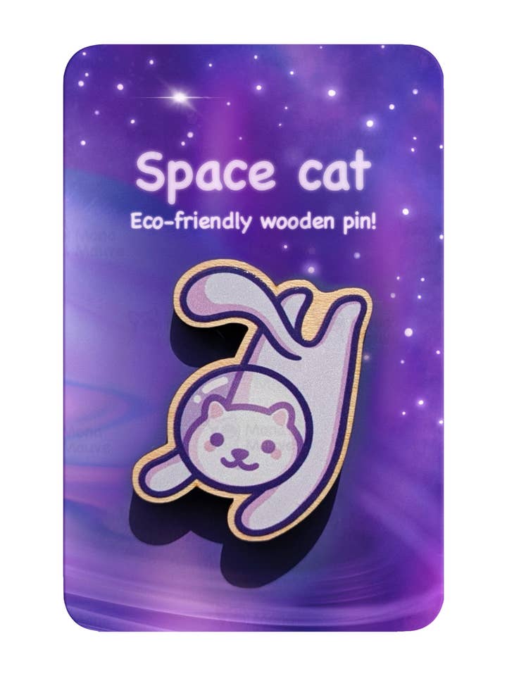 Spille in Legno con Gatti Spaziali Carini | Distintivi di Gatti Astronauta per la vendita all'ingrosso da parte di Mona Mauve • Silly Art!