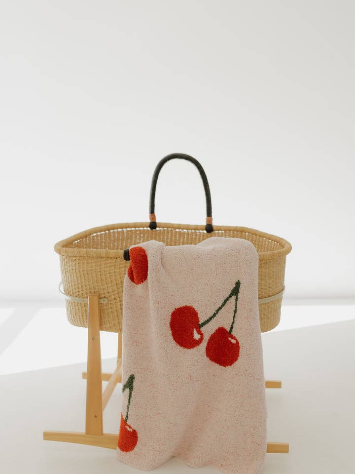 Couverture en peluche | Verger de cerisiers pour la vente par Forever French Baby