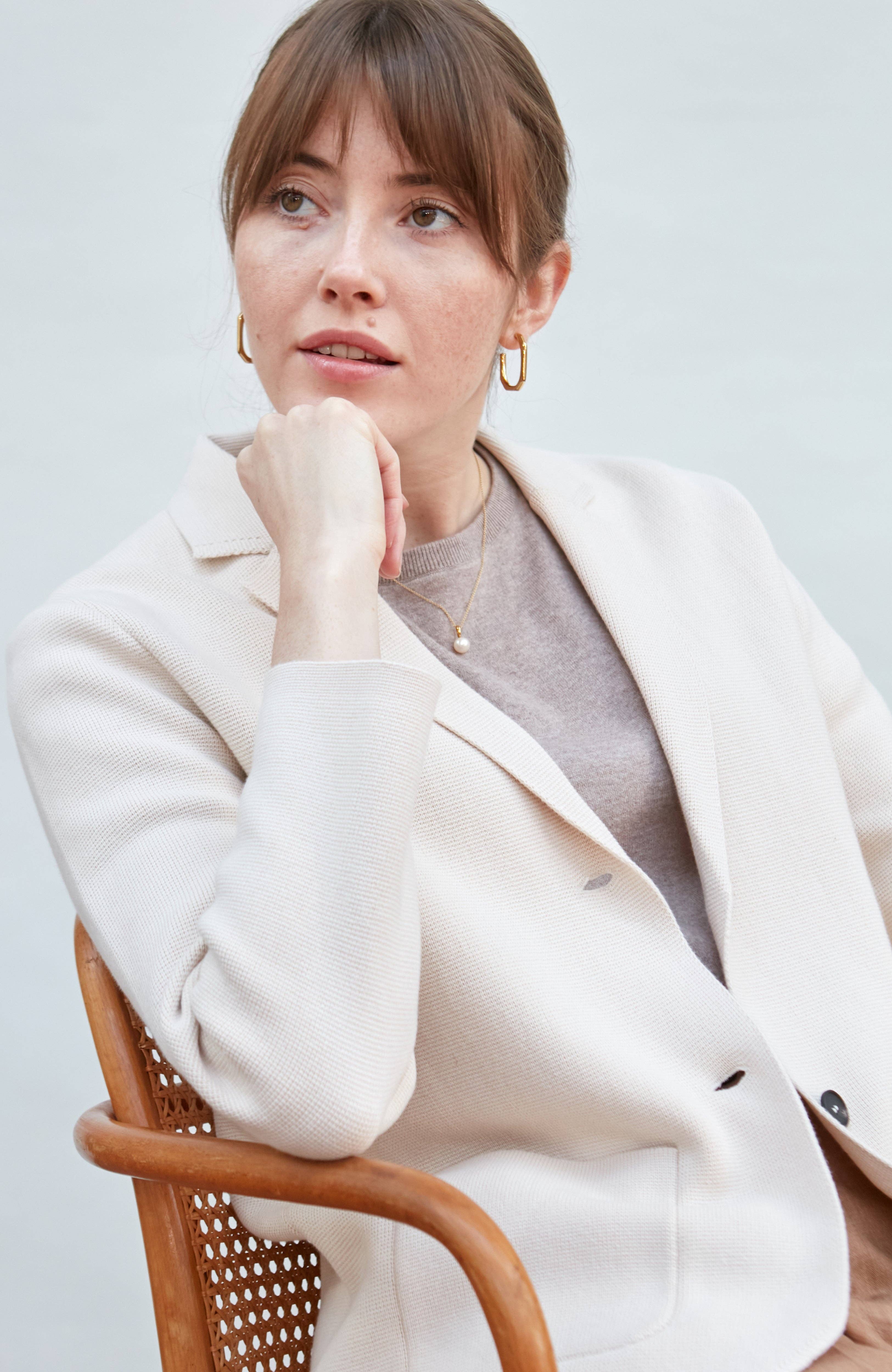 Paul James Knitwear – wholesale Blazer - Dam – Stickad kavaj i medelvikt bomull avslappnad passform för kvinnor3