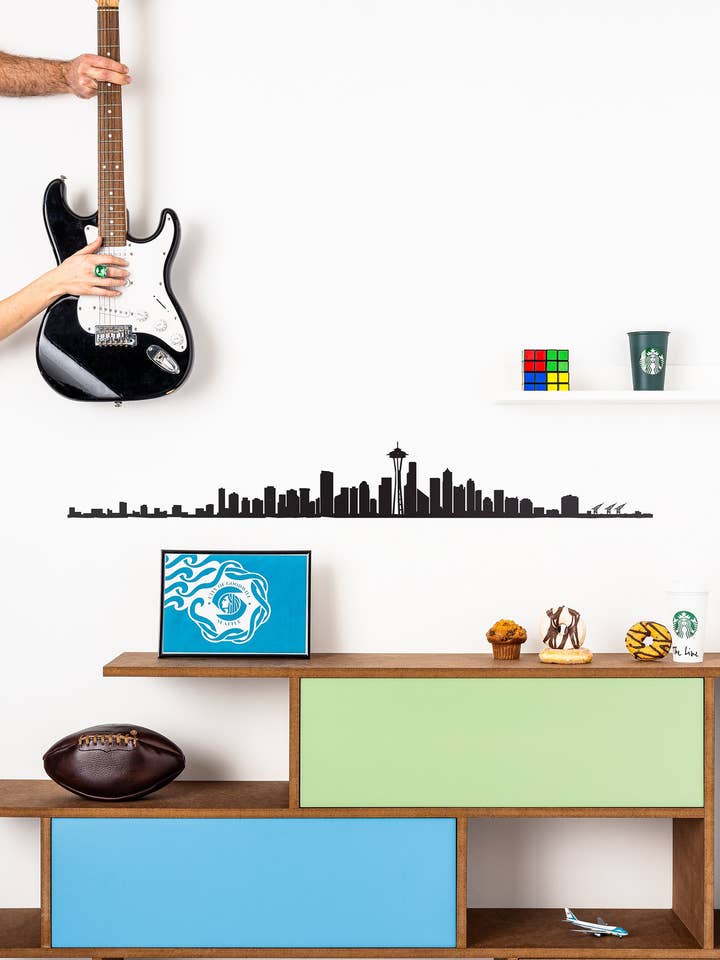 Decoración de pared: horizonte de Seattle, tamaño maxi (125 cm) para venta al por mayor de The Line