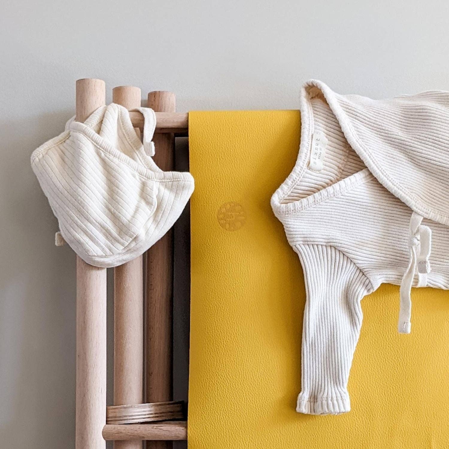 studio huske - Vendita all'ingrosso Tappetino da gioco - Bambini e neonati - Tappetino fasciatoio in pelle di silicone impermeabile, Wriggle Mat (S)17