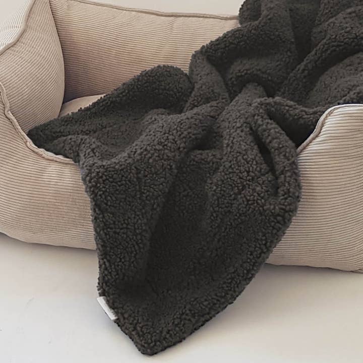 Dog blanket plaid Paddy graphite for wholesale by DOGS in the CITY®