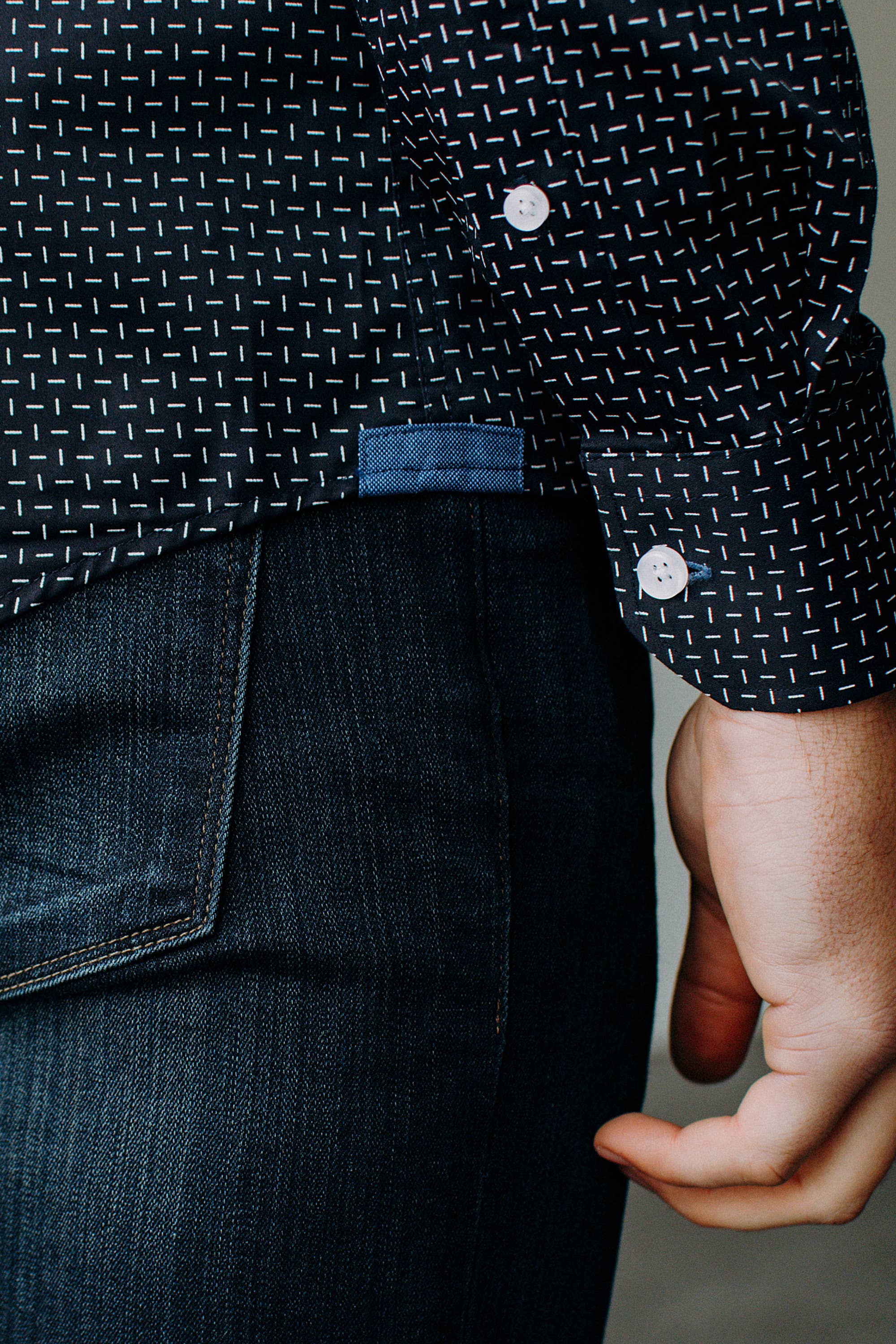 Alynn - Wholesale Shirt - Men's - Finn Untuckable Classic Fit Dress Shirt by Alynn 3