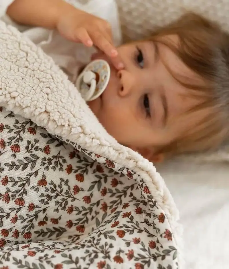 Manufacture des bébés français - Wholesale Bedding Blanket - Kids & Baby - Madeleine floral green fluffy cover6