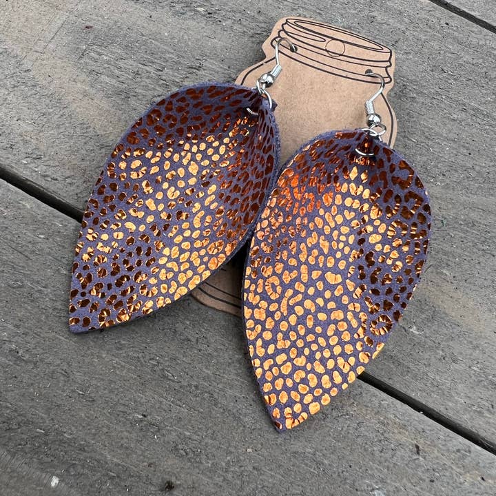 Lila und Kupfer Leopard Echtes Leder Ohrringe für den Großhandel von Jill's Jewels