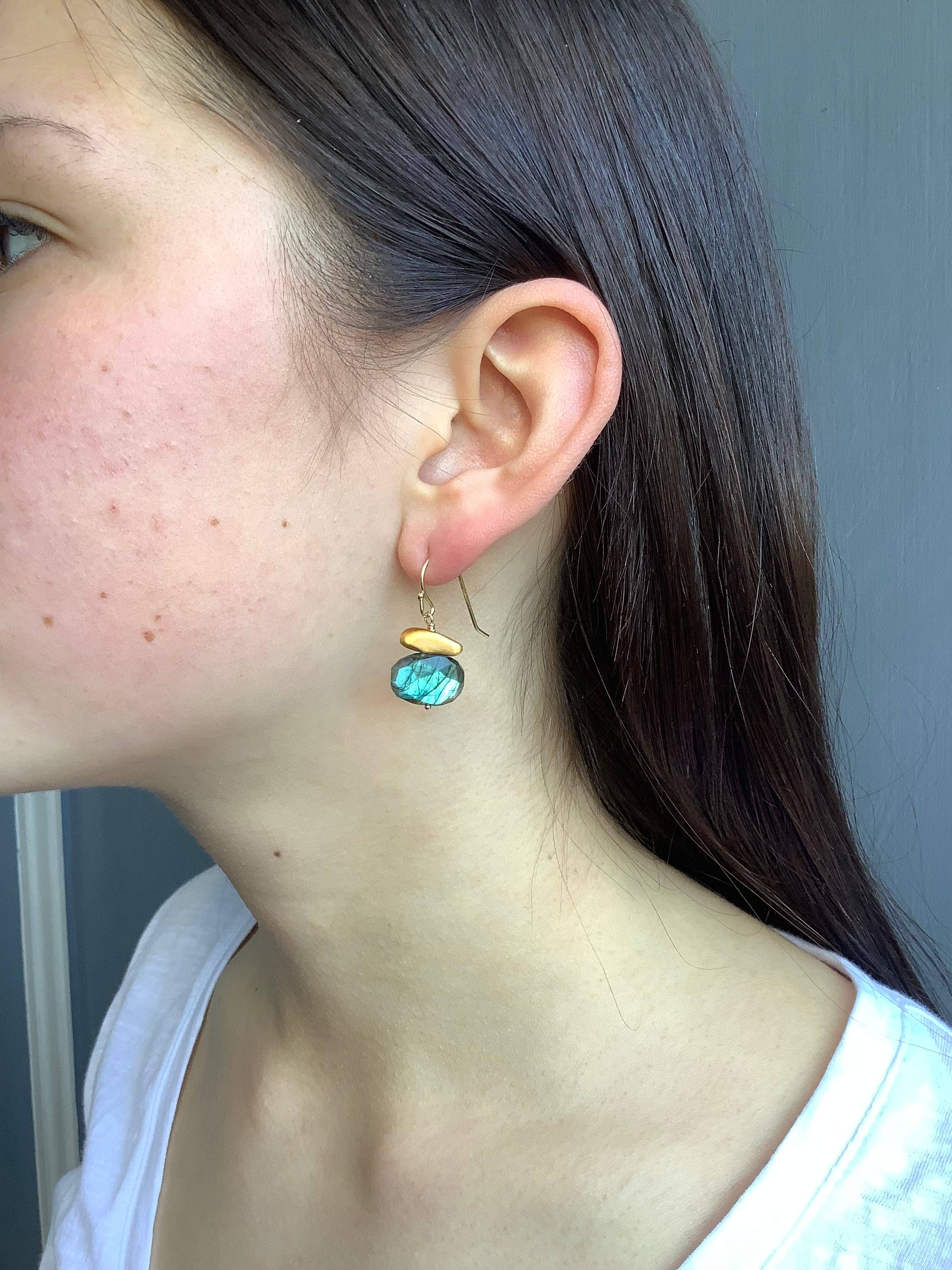 Philippa Roberts - Wholesale Dangle Earrings - nugget w. stone earrings5