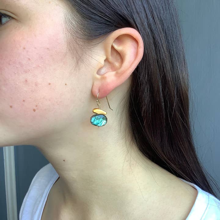 Philippa Roberts - Wholesale Dangle Earrings - nugget w. stone earrings5