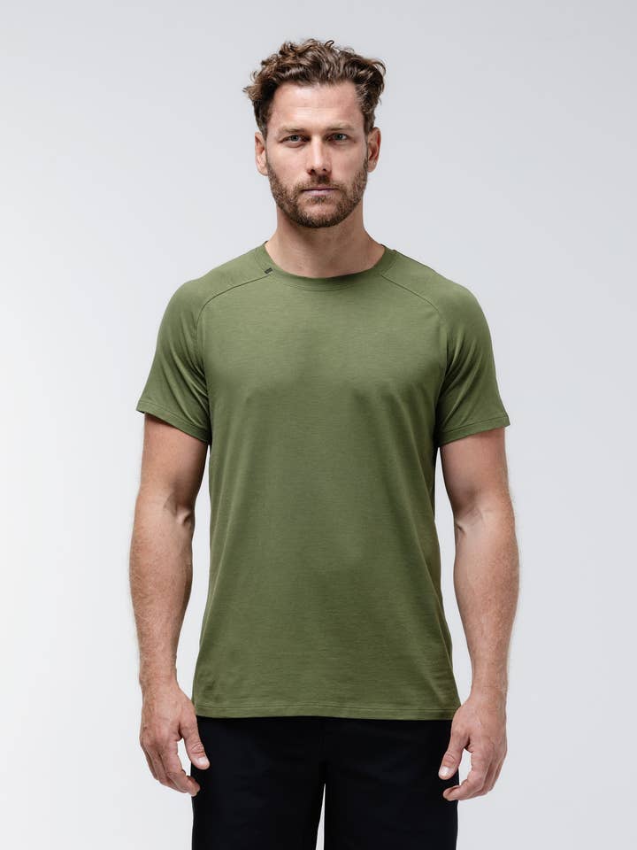 Ikonbesætning T-shirt for engroshandel hos Black Crest