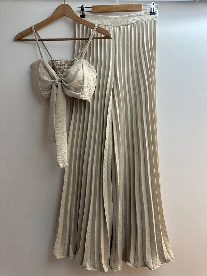 7148 sæt med crop top og brede plisserede bukser for engroshandel hos LORIANE