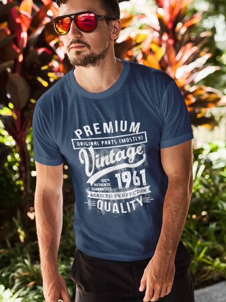 ULTRABASIC - Graphic 1961 Aged to Perfection verjaardagscadeau T-shirt voor heren voor wholesale door ULTRABASIC