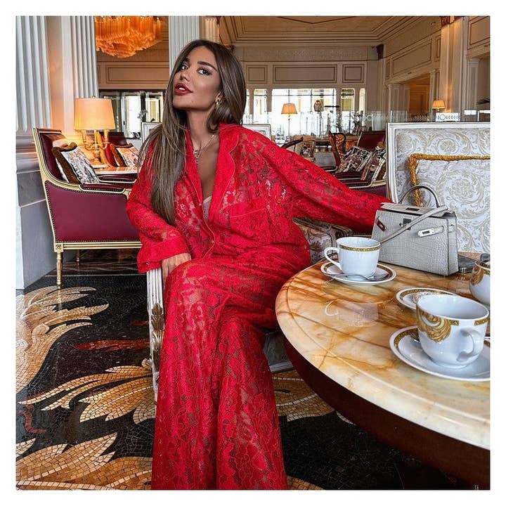 Set med spets- och transparent skjorta och byxor för wholesale av Sheer Trend