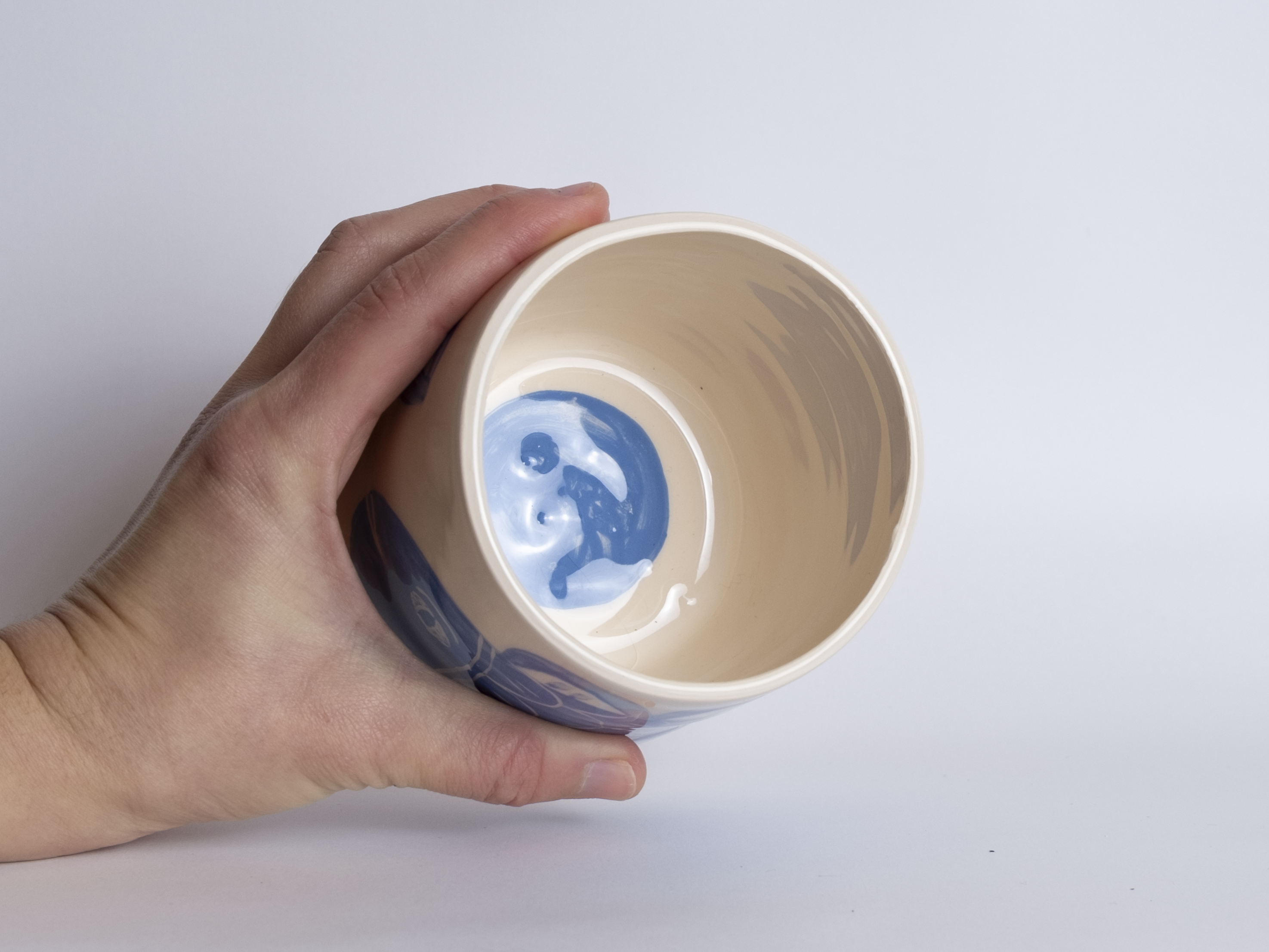 Matilde Horta - Wholesale Pen & Pencil Holder - Blue Fish - Ceramic pencil holder cup - 90x80x80mm2