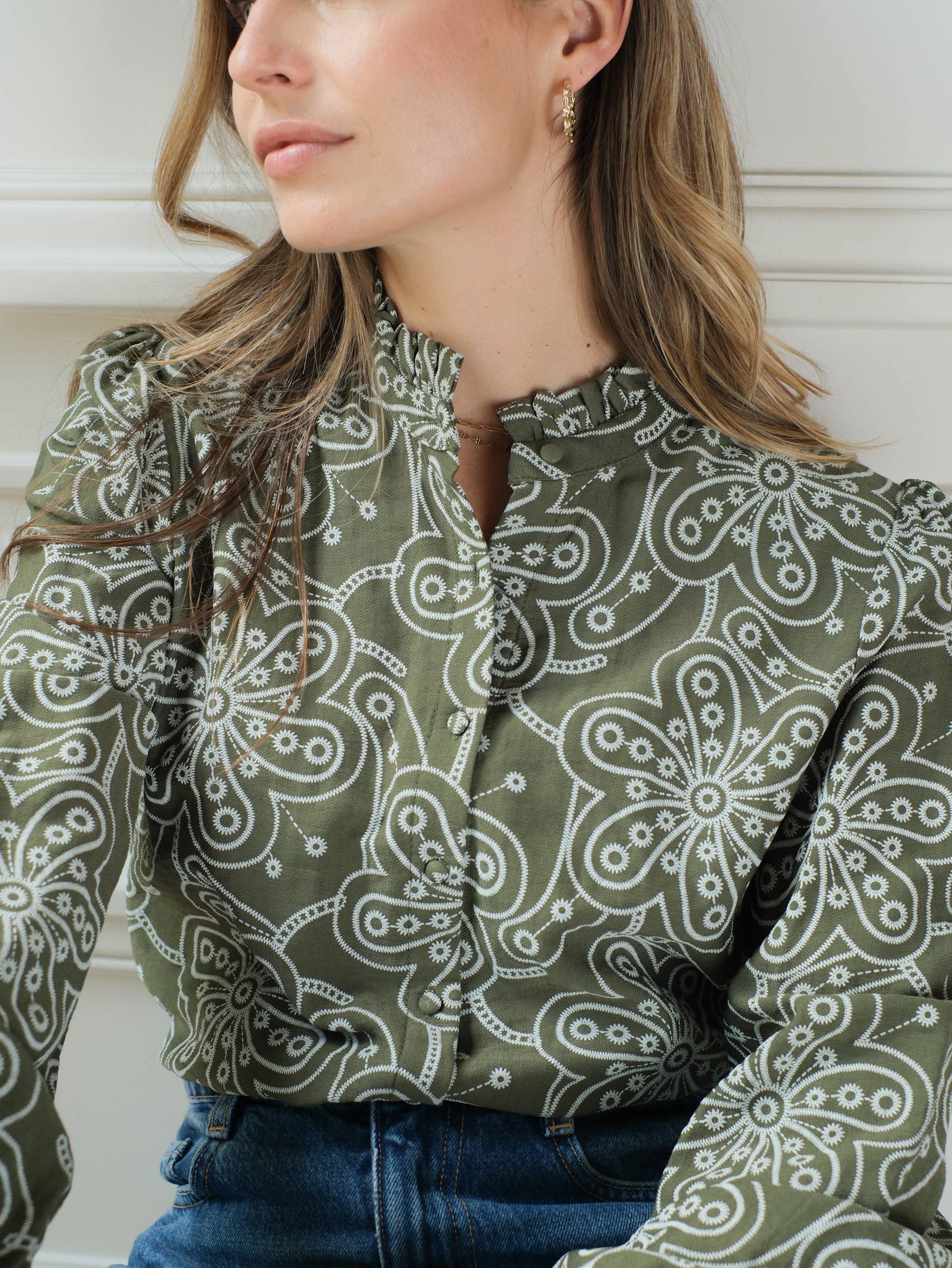 LOVIE & CO - Wholesale Blouse - Women's - Graphic floral print blouse with ruffled collar - 4921T-AMIR1