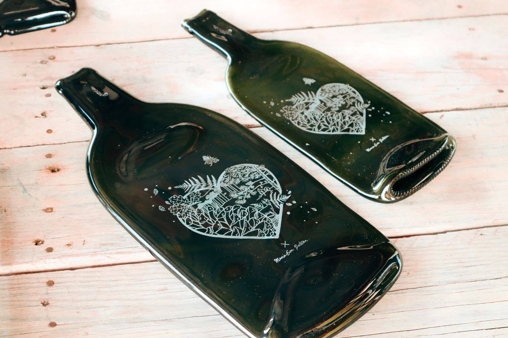 PLATES & Culotées - Wholesale Decorative Plate/Dish/Bowl - THE WHITE PLATES & illustrated Heart-white4