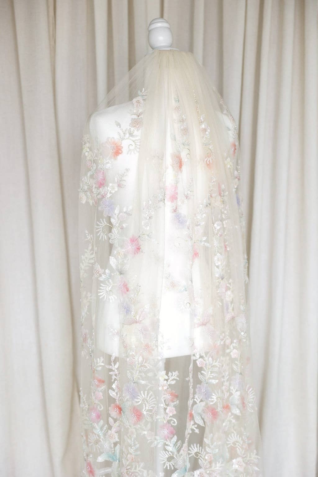 Petite Mariee Boutique - Wholesale Veil - Women's - Genevieve Floral Wedding Veil3