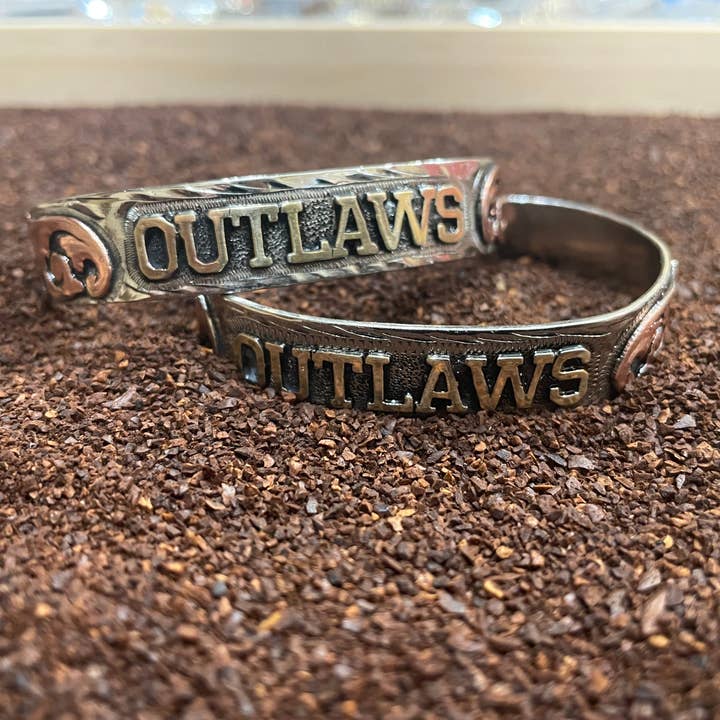 Manchette Outlaws pour la vente par Texas Lux