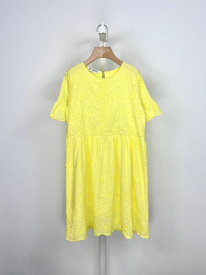 MINI MIGNON PARIS - Wholesale Dress - Kids - 3/4 sleeve cotton and English embroidery dress for girls