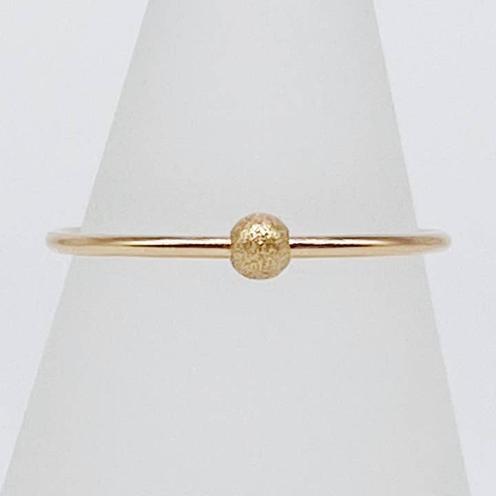 Anneau d'anxiété n° 2 | Bague en or 14 carats pour la vente par From Brooklyn With Love