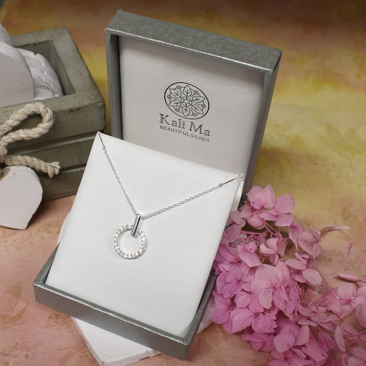 Kali Ma Designs - Sterling Silver Jewellery - Vente Colliers à pendentif - Collier cerclé orné de CZ Tiffany1