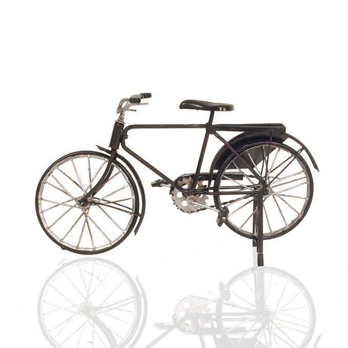 Vélo de sécurité vintage - Décor de table en métal noir pour la vente par Old Modern Handicrafts, Inc.