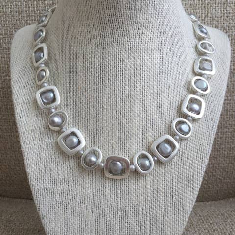Studio G - Wholesale Beaded/Pearl Necklace - Modern Necklace with Freshwater Pearl