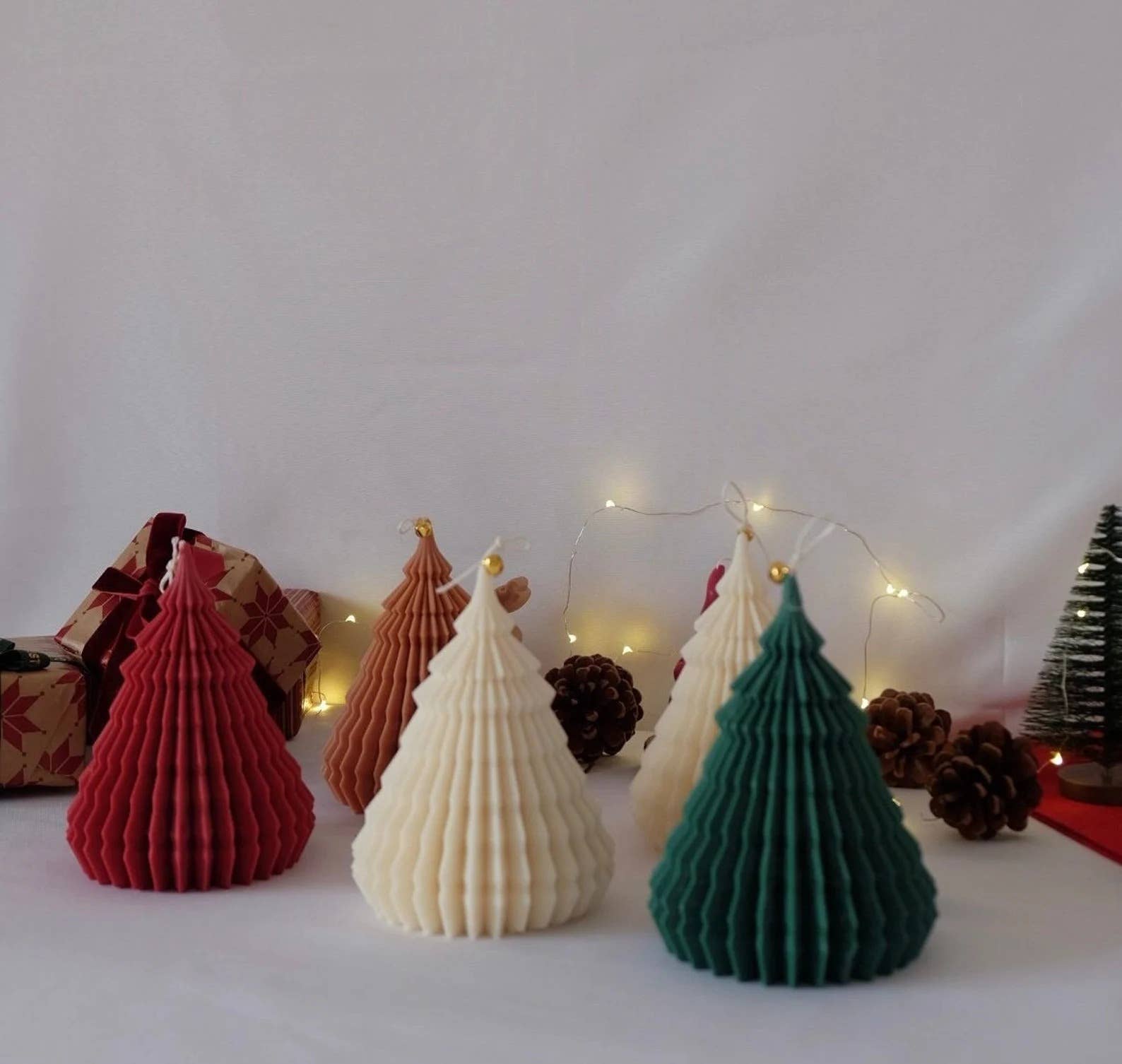 Maison Bohiti – wholesale Novelty candle – Soy Wax Christmas Tree Small Candle (11x7cm)3