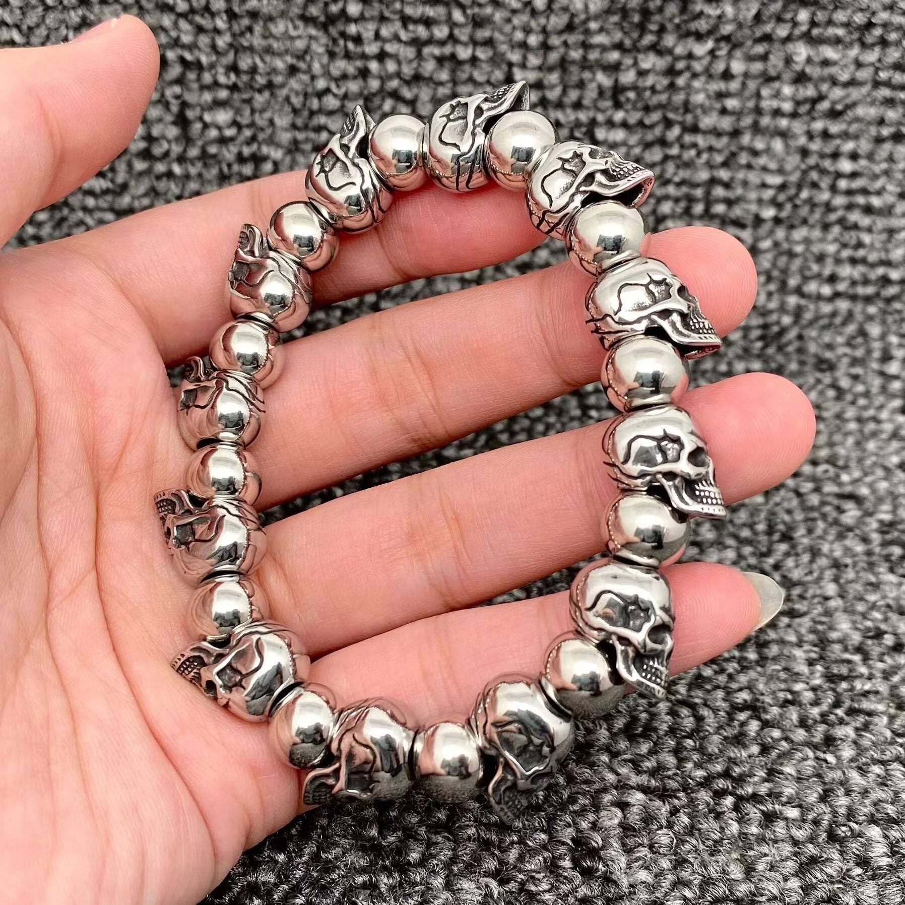 Mio Queena – Engroshandel Bedeperler armbånd – Højkvalitets S.Steel Skull Perleformet Elastisk Armbånd - MJ/BC1