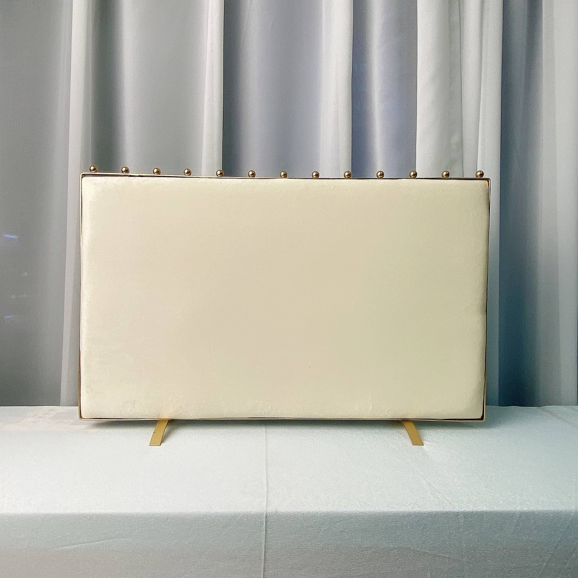 Zakka - Wholesale Jewelry Stand & Display - Large Double Sided Vintage Inspired Velvet Jewelry Display1