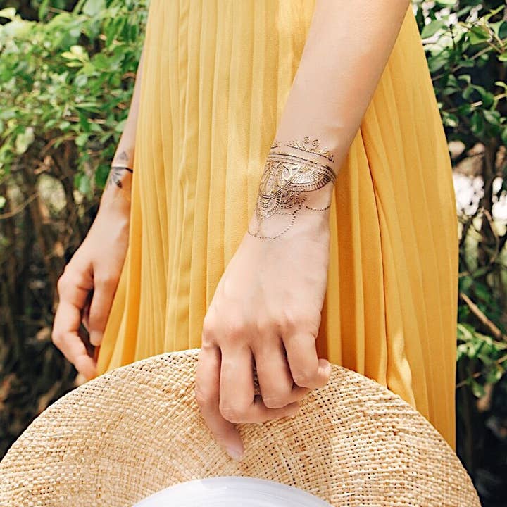 Henné Stickers Tatouages Temporaires Or et autres tendances Résultats pour henné tatouage en vente B2B. Retours gratuits et paiement à 60 jours sur Faire sur Faire.