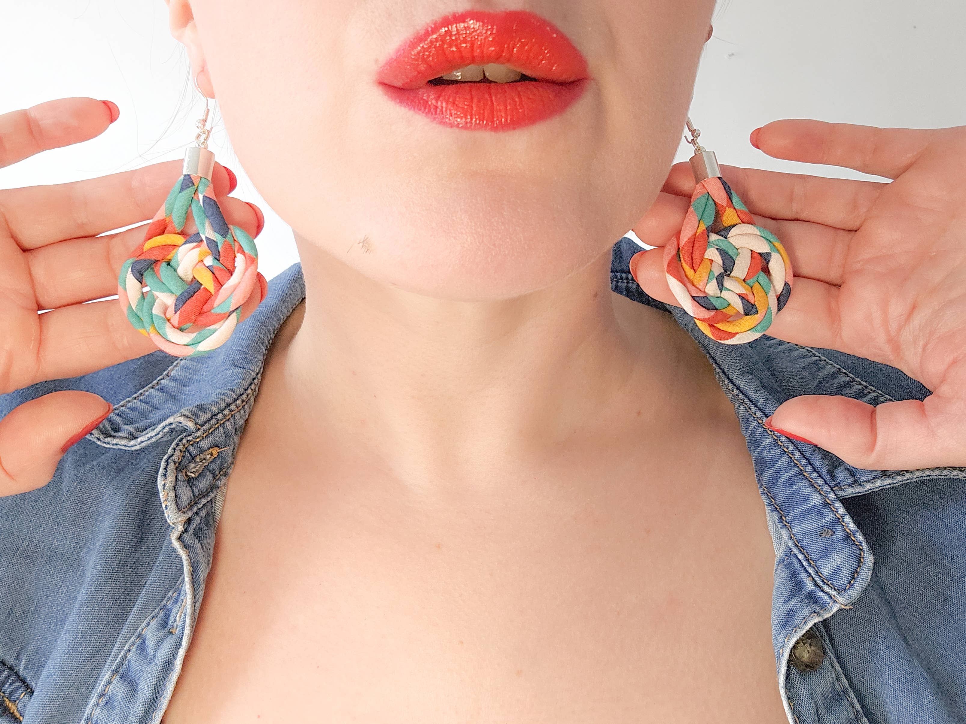 Bunny Bosworth – wholesale Dangle earrings – Large Colourful Fabric Knot Earrings - Fairground Follies8