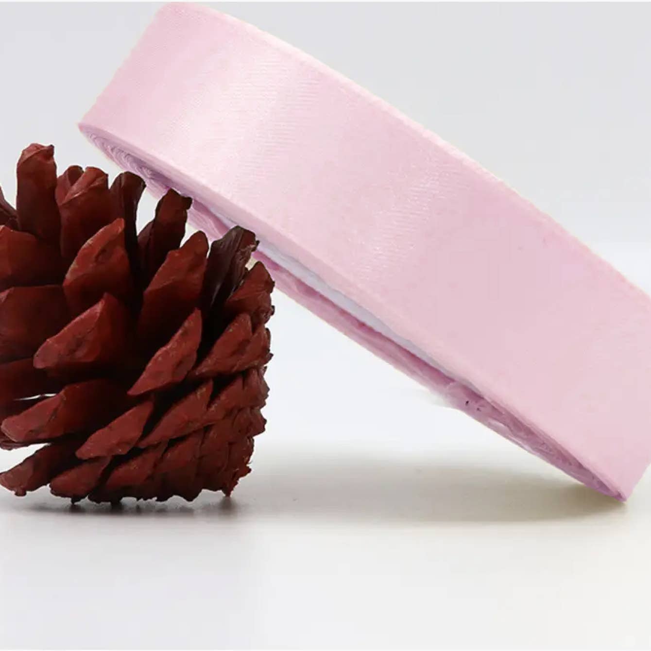 ByHome - Vente Ruban – emballage cadeau - Ruban large en polyester satiné à double couche, 4/5 x 100 mètres1