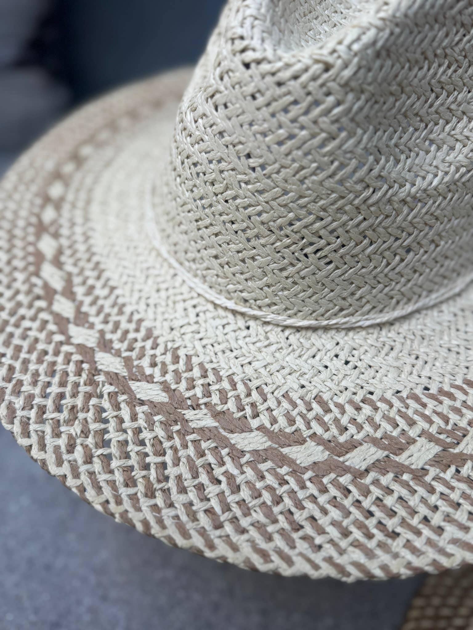 Love and Thyme - Wholesale Straw Hat - Women's - Modern Two Tone Boho Style Straw Hat0
