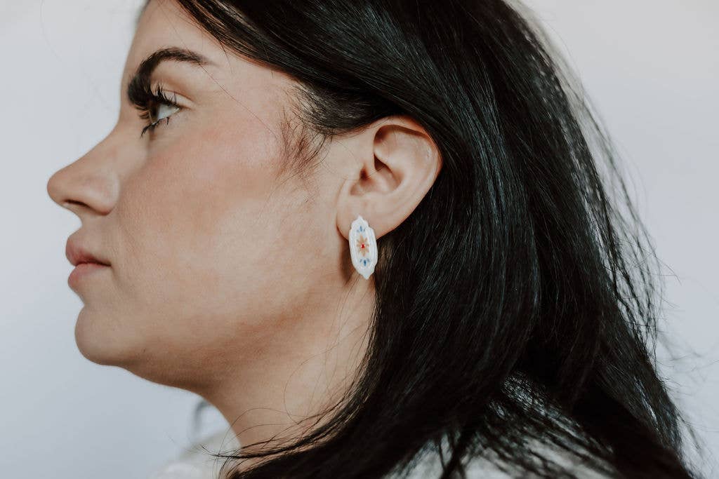 Crown & Heart - Wholesale Stud/Post Earrings - Framed Floral Stud Earrings2